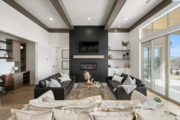 7440 W 22nd Place, Kennewick, WA 99338