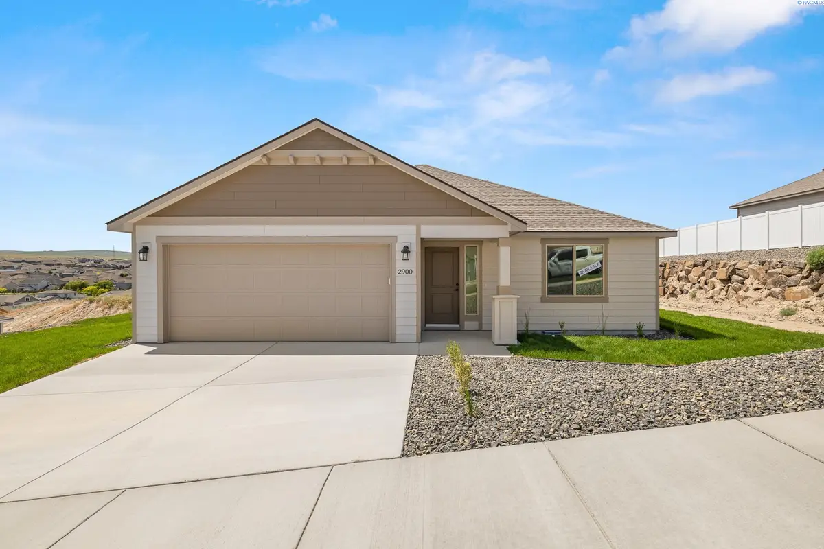 2900 S Penn St, Kennewick, WA 99338 - #1
