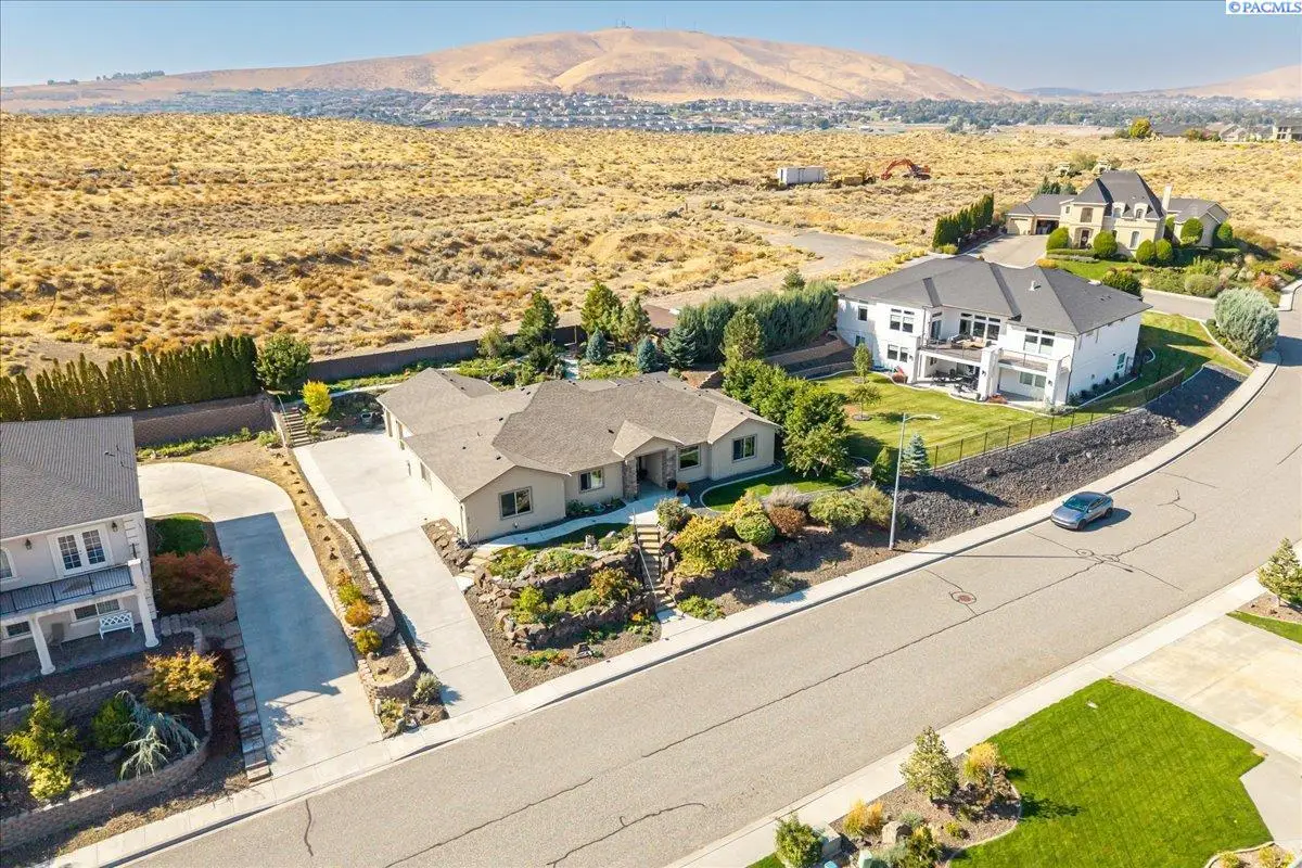 477 Heritage Hills Dr, Richland, WA 99352 - #1