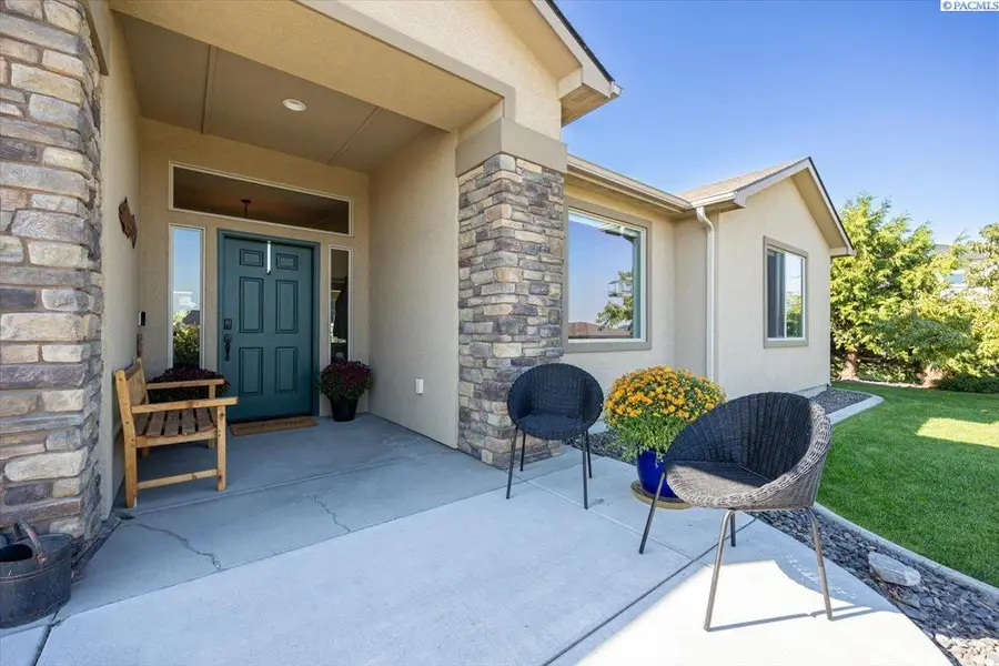 477 Heritage Hills Dr, Richland, WA 99352 - #2
