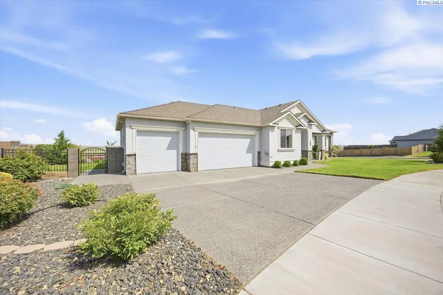 505 Thebes St., West Richland, WA 99353 - #3