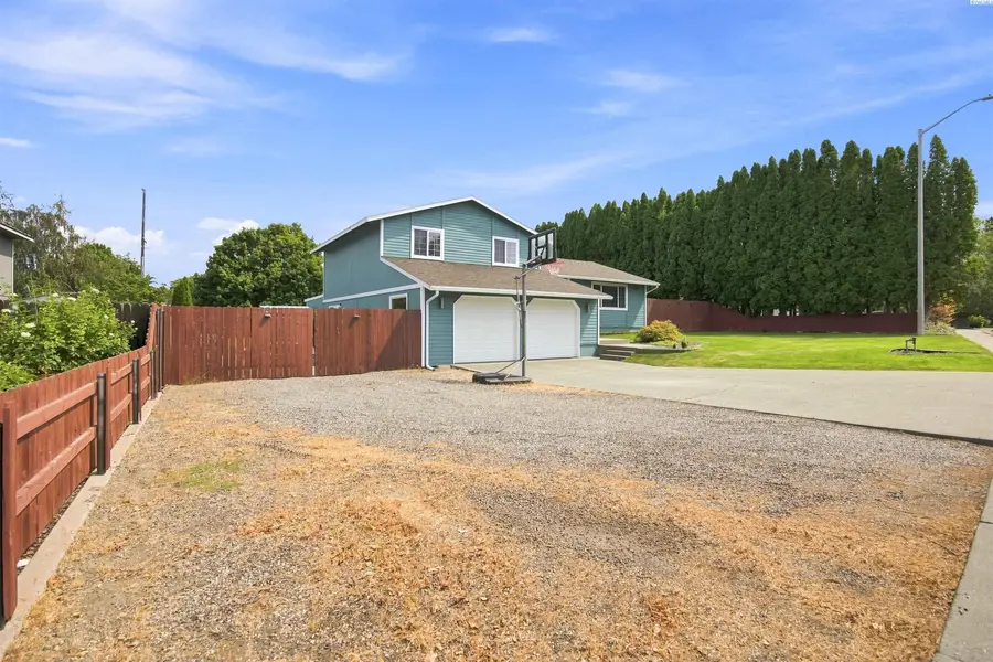 2404 Mark Ave, Richland, WA 99352 - #2