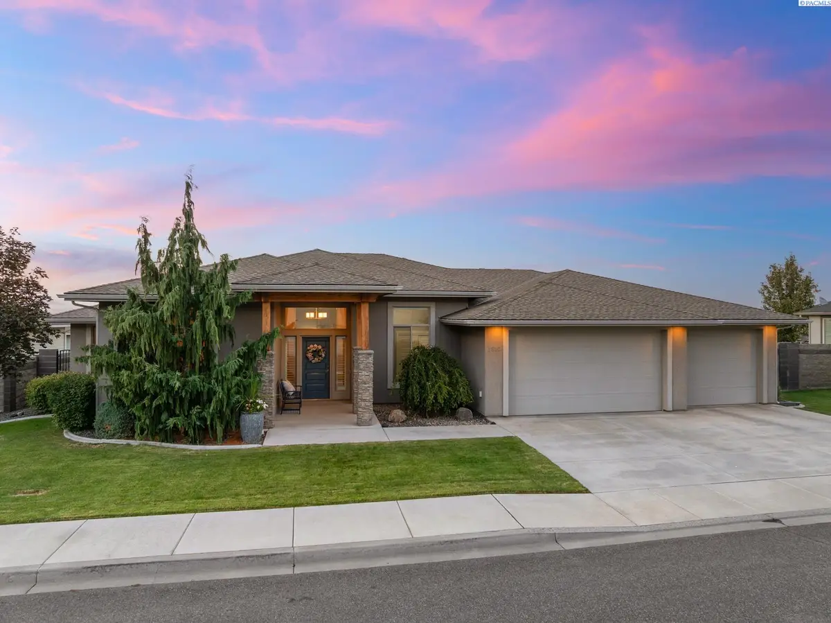 1810 W 52nd Ave, Kennewick, WA 99337 - #1