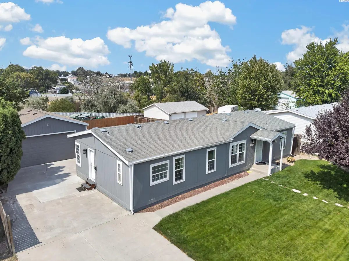 2426 S Dennis St, Kennewick, WA 99337 - #1