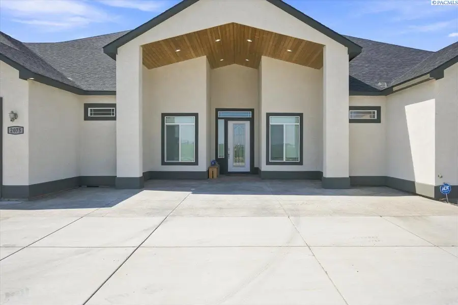 2075 Fraser Dr, Pasco, WA 99301 - #2