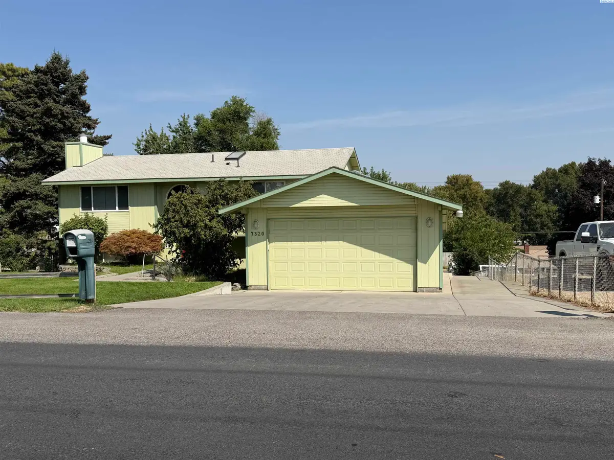 7320 W Yellowstone Ave, Kennewick, WA 99336 - #1