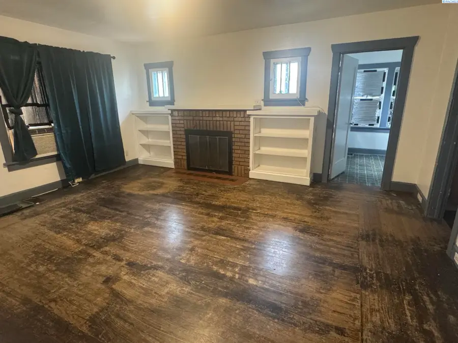 913 S 3rd Ave, Yakima, WA 98902 - #2