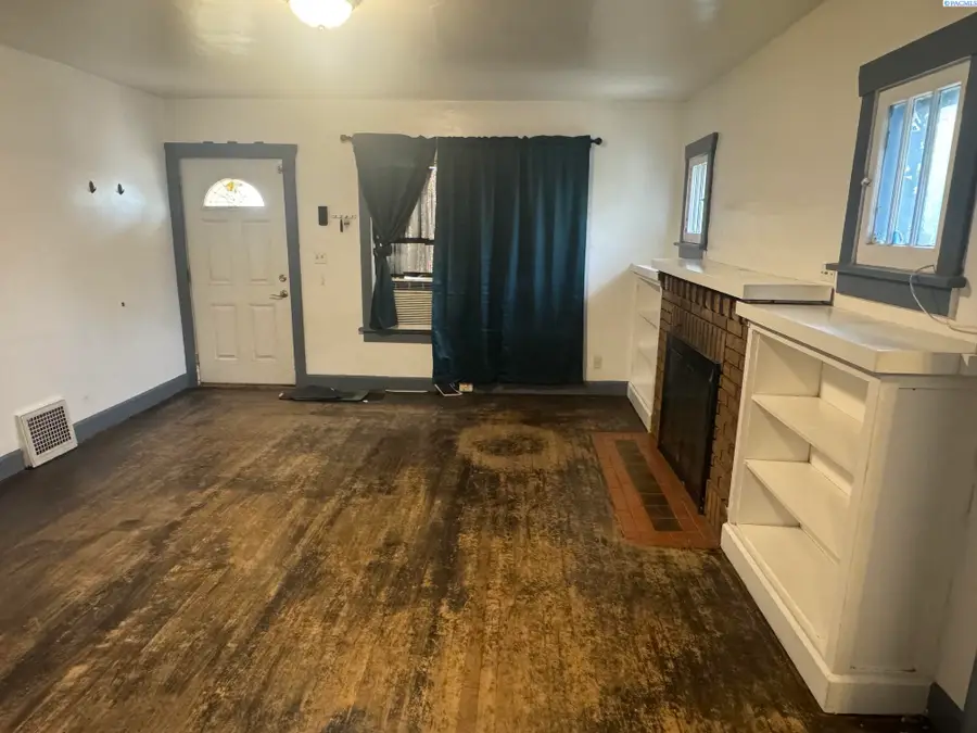 913 S 3rd Ave, Yakima, WA 98902 - #3