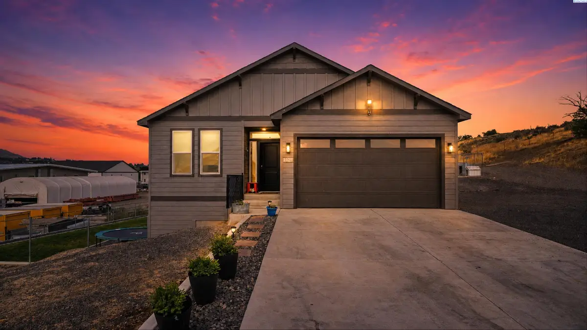 1525 Della Ave, Benton City, WA 99320 - #1