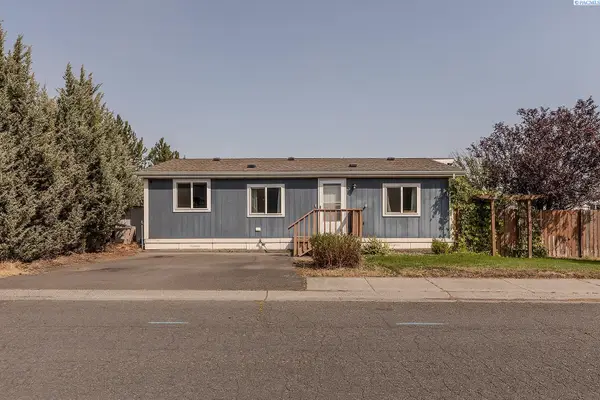 260 NW Golden Hills Dr #7, Pullman, WA 99163