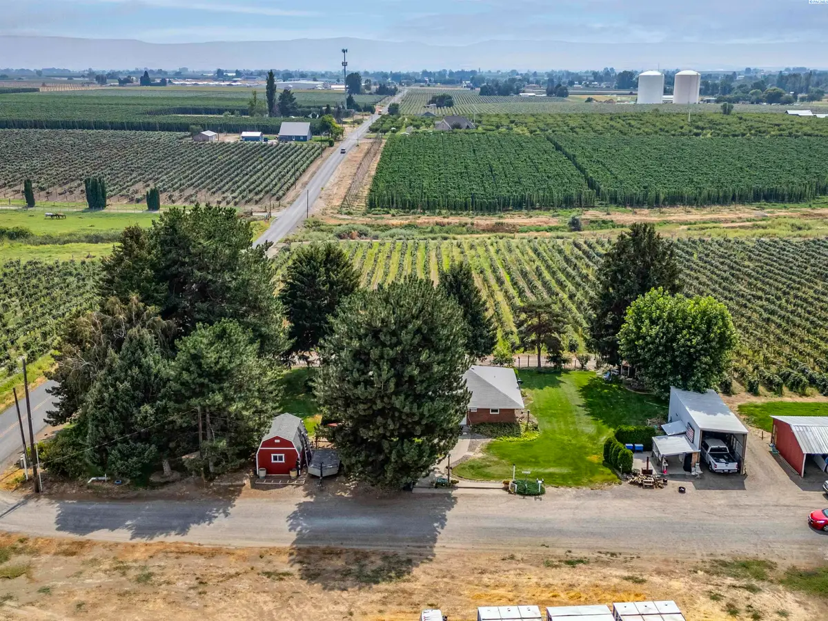 2040 Olmstead Rd, Grandview, WA 98930 - #1