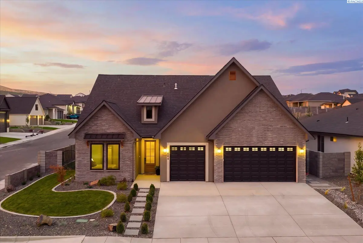 686 Cortona, Richland, WA 99352 - #1