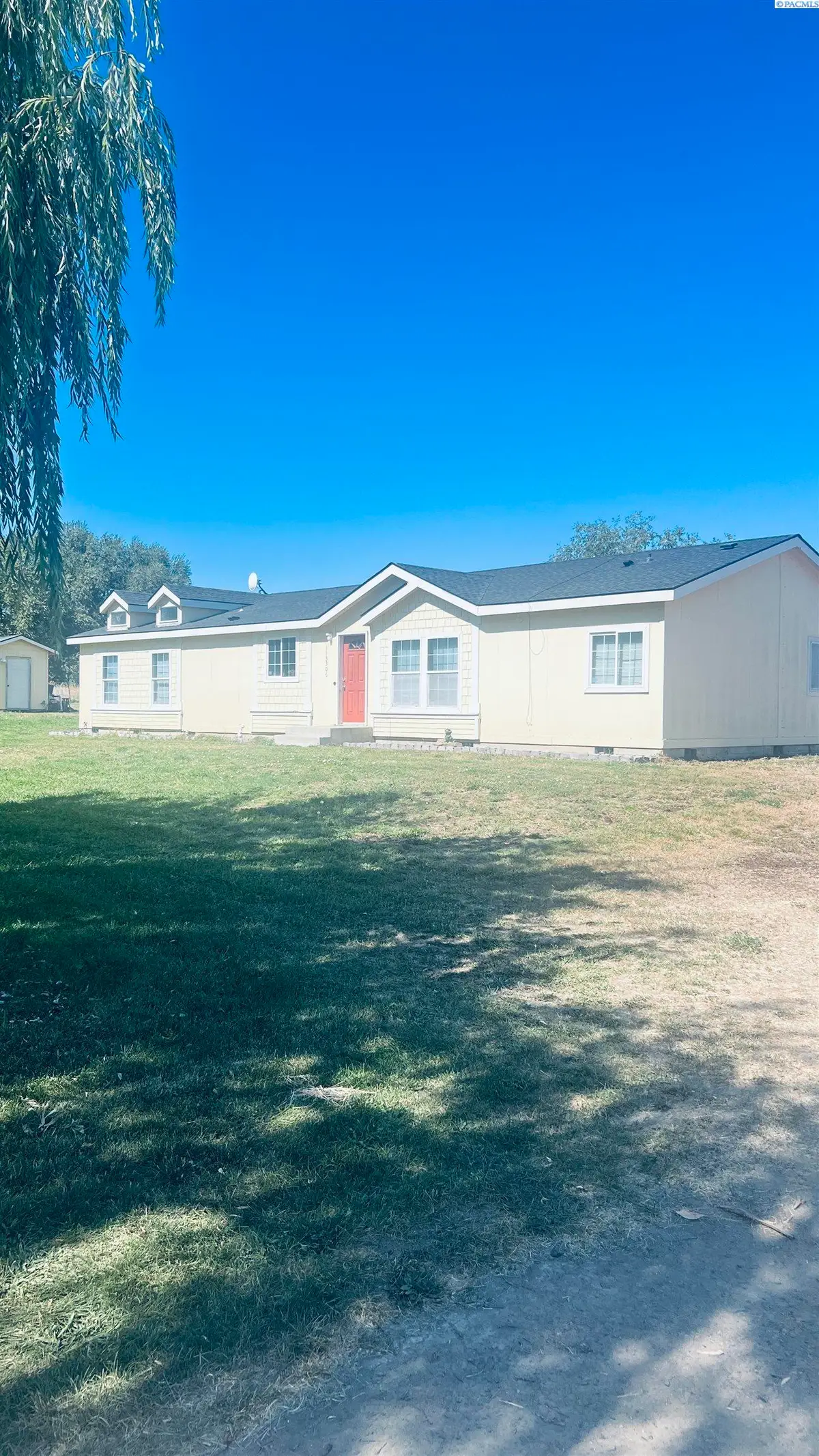 113306 W King Tull Rd, Prosser, WA 99350 - #1