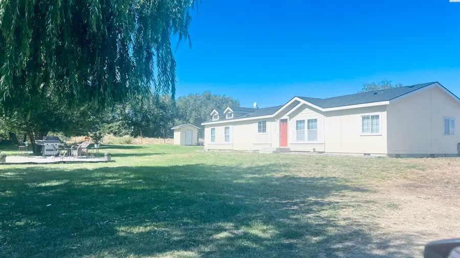 113306 W King Tull Rd, Prosser, WA 99350 - #2