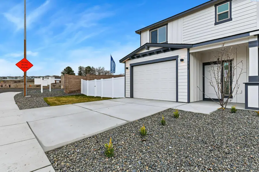 7423 Grapevine Ct, West Richland, WA 99353 - #3