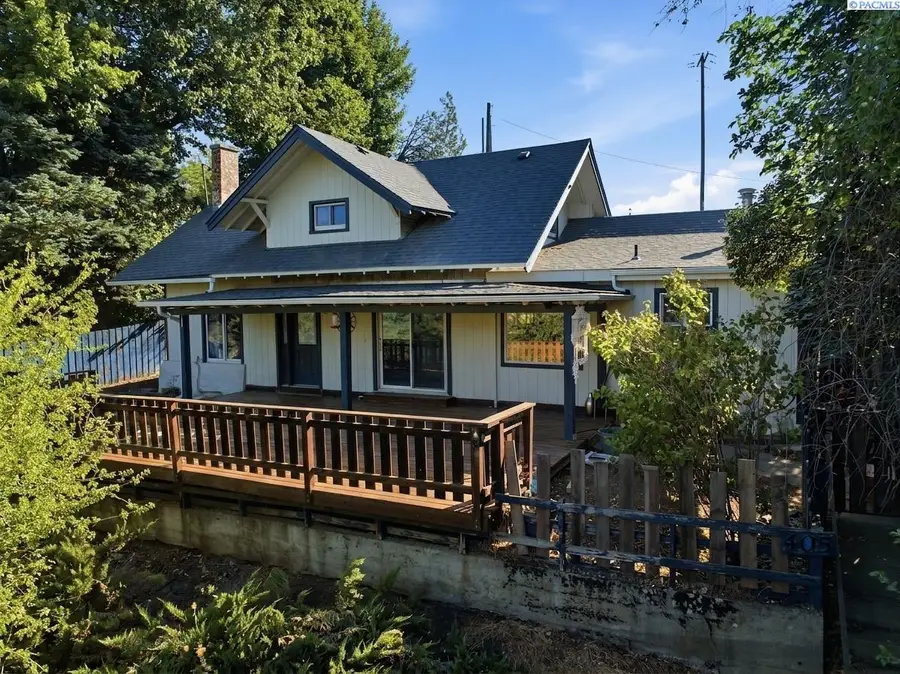 405 S Mill St, Colfax, WA 99111 - #2