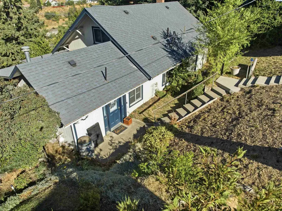 405 S Mill St, Colfax, WA 99111 - #3