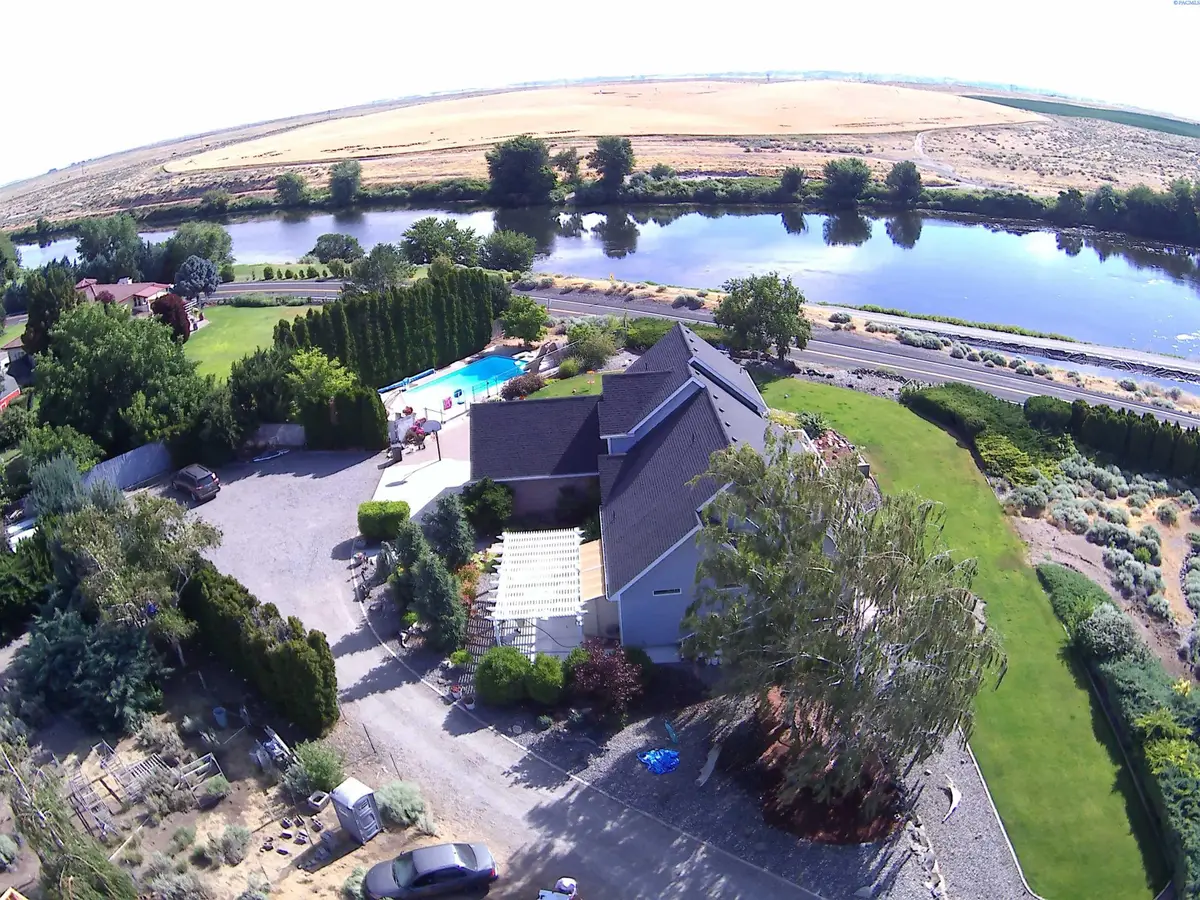 45204 E Shannon, West Richland, WA 99353-8705 - #1