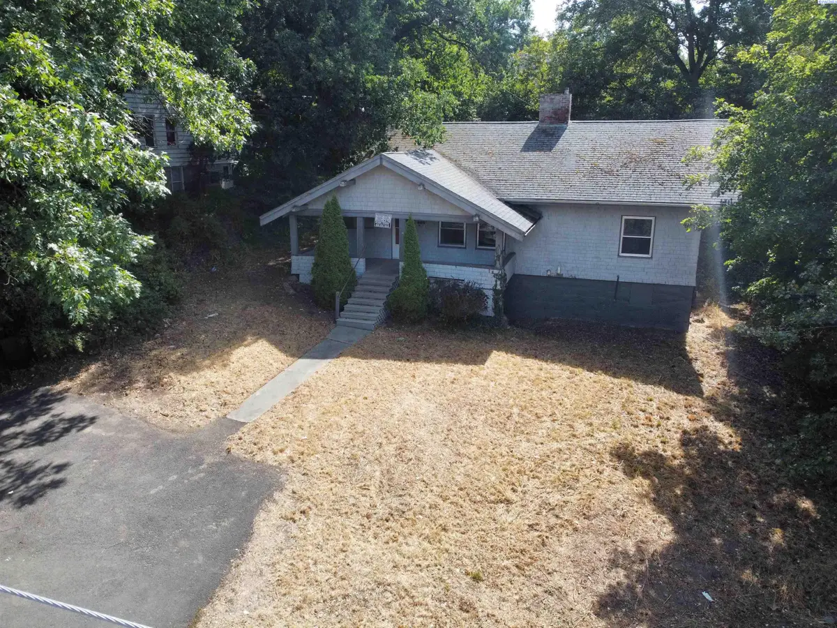 960 NE Maple St, Pullman, WA 99163 - #1