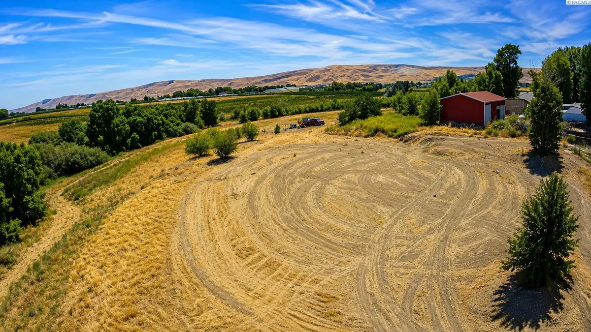 28005 N Crosby Rd, Prosser, WA 99350 - #1