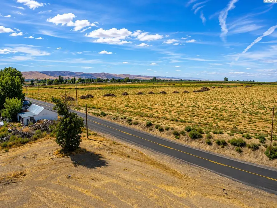 28005 N Crosby Rd, Prosser, WA 99350 - #3