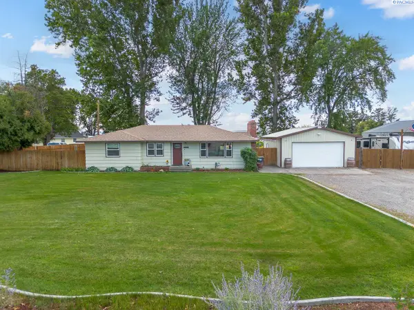 27073 Ice Harbor Drive, Burbank, WA 99323