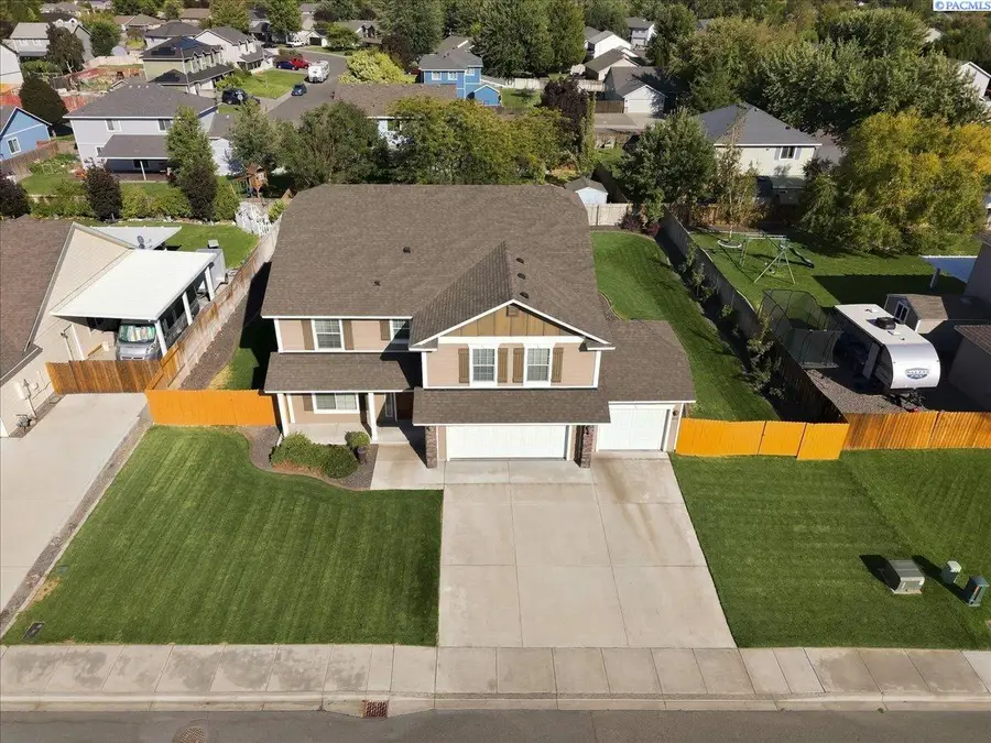 3070 Hickory Ave., West Richland, WA 99353 - #2