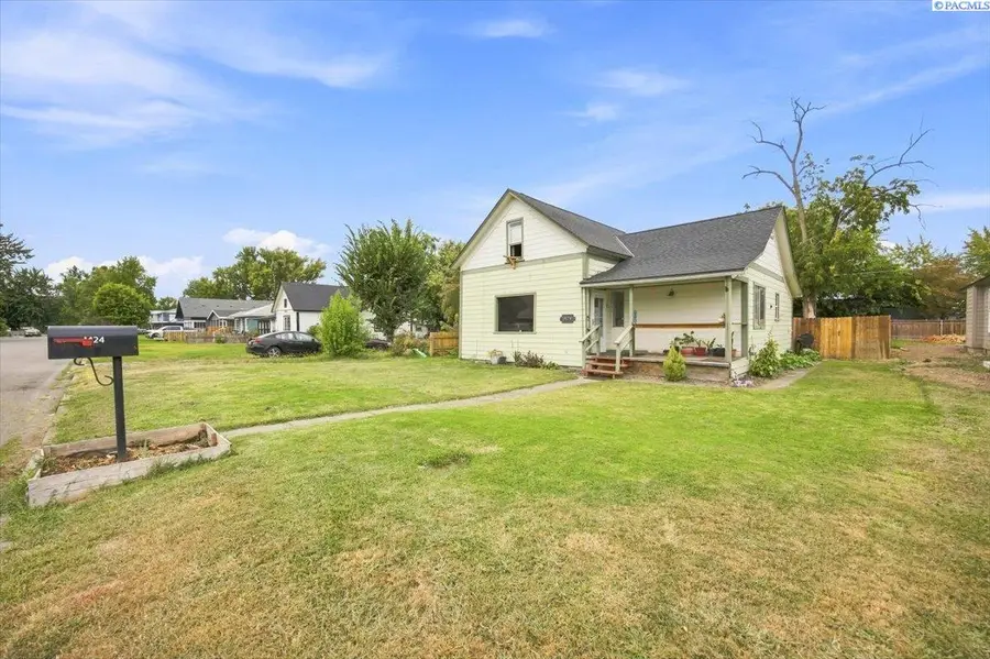 1424 Grant Ave, Prosser, WA 99350 - #3