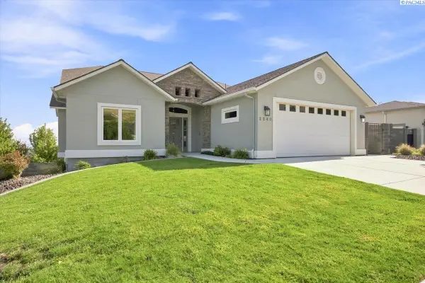 2240 W 51st Ave, Kennewick, WA 99337
