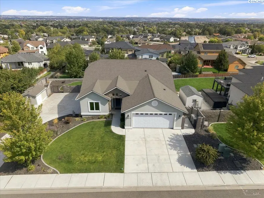 2240 W 51st Ave, Kennewick, WA 99337 - #3