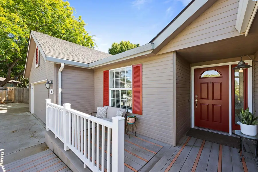 913 N Quebec St, Kennewick, WA 99336 - #2