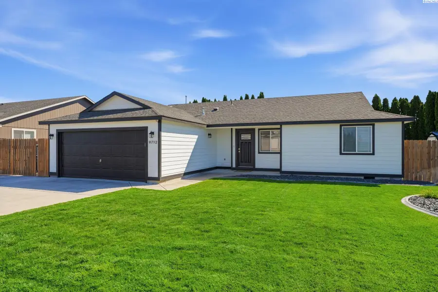 9712 Mustang Dr., Pasco, WA 99301 - #2