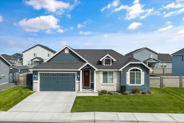 8404 Cardinal Peak Street, West Richland, WA 99353