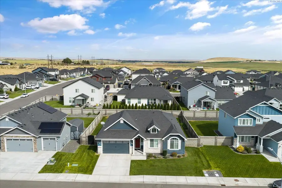 8404 Cardinal Peak Street, West Richland, WA 99353 - #3