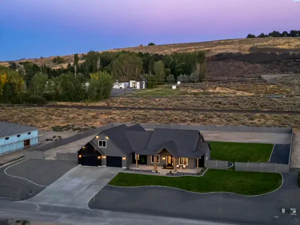 14221 S Abigail Place, Kennewick, WA 99338