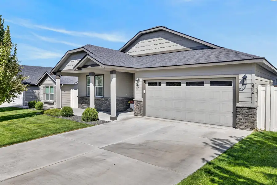 2926 Bellerive Dr, Richland, WA 99352 - #2