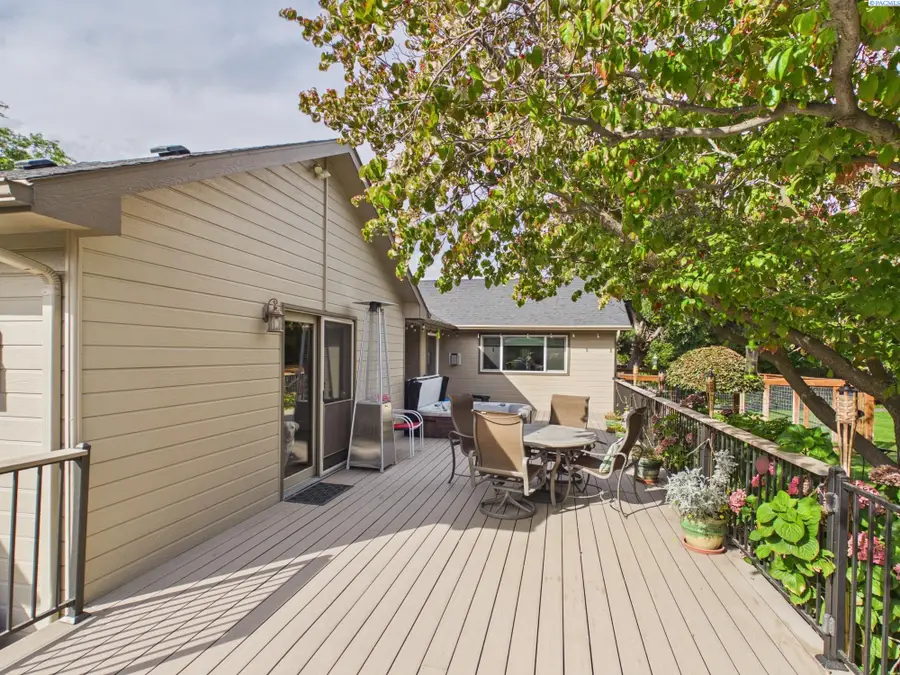 2422 Mark Ave, Richland, WA 99352 - #2