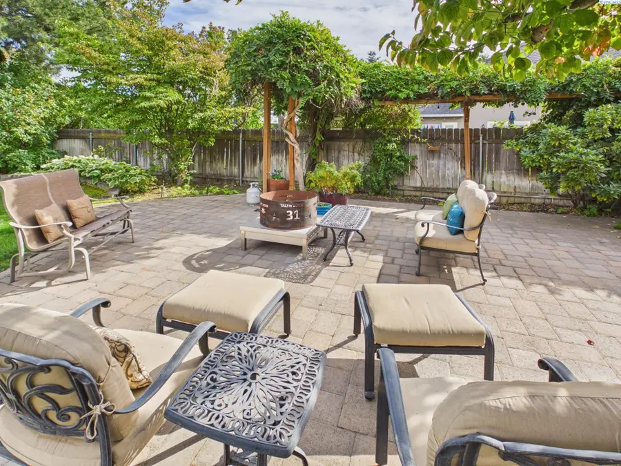 2422 Mark Ave, Richland, WA 99352 - #3