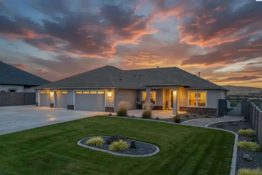 84906 E Wallowa Rd, Kennewick, WA 99338 - #2