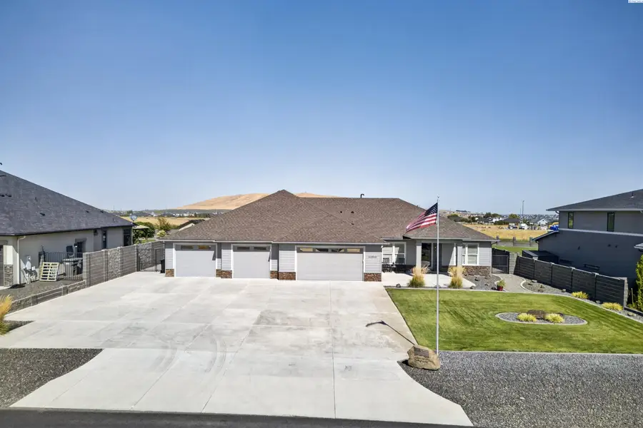 84906 E Wallowa Rd, Kennewick, WA 99338 - #3