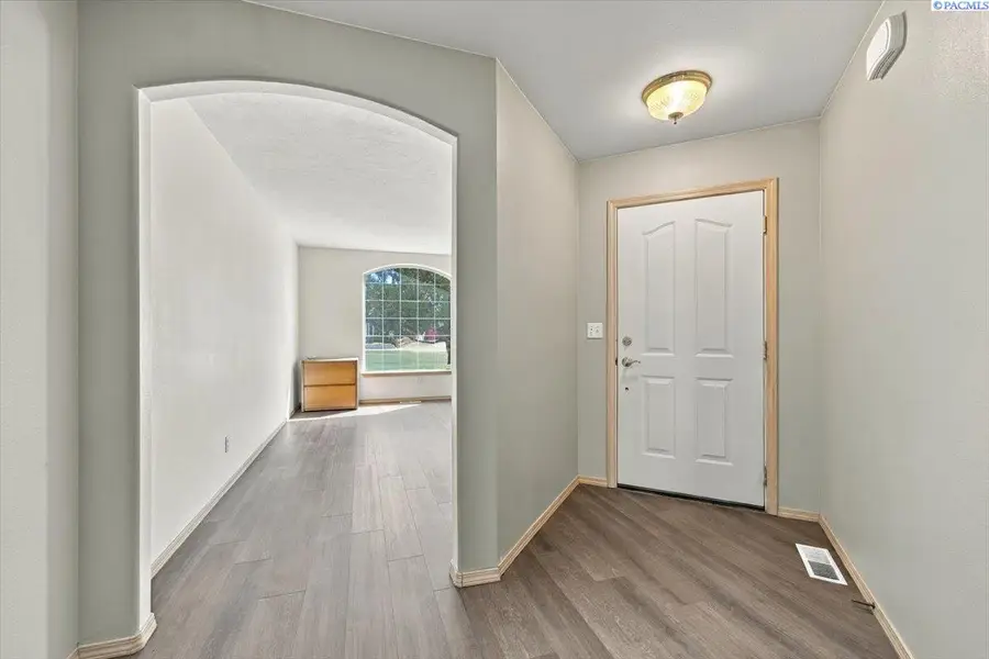 1906 W 22nd Ave, Kennewick, WA 99337 - #3