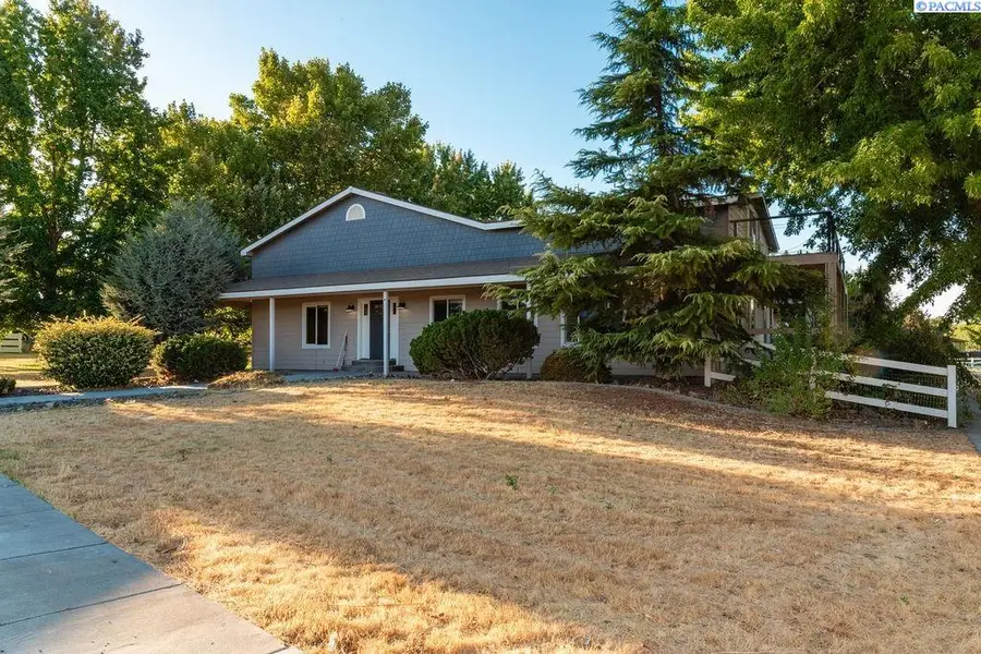 96305 N Yakima River Dr, West Richland, WA 99353 - #2