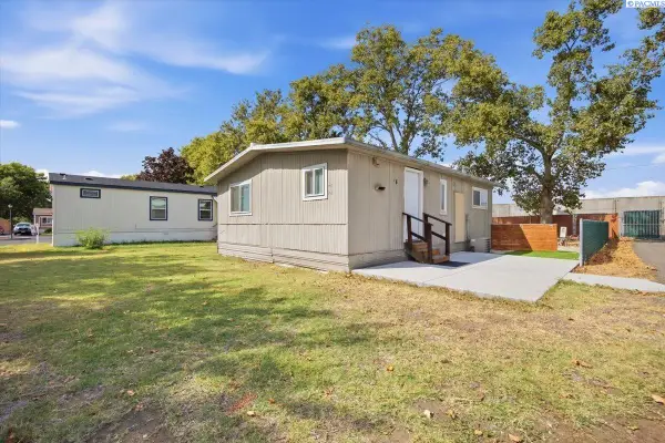2021 Mahan Ave #F8, Richland, WA 99352