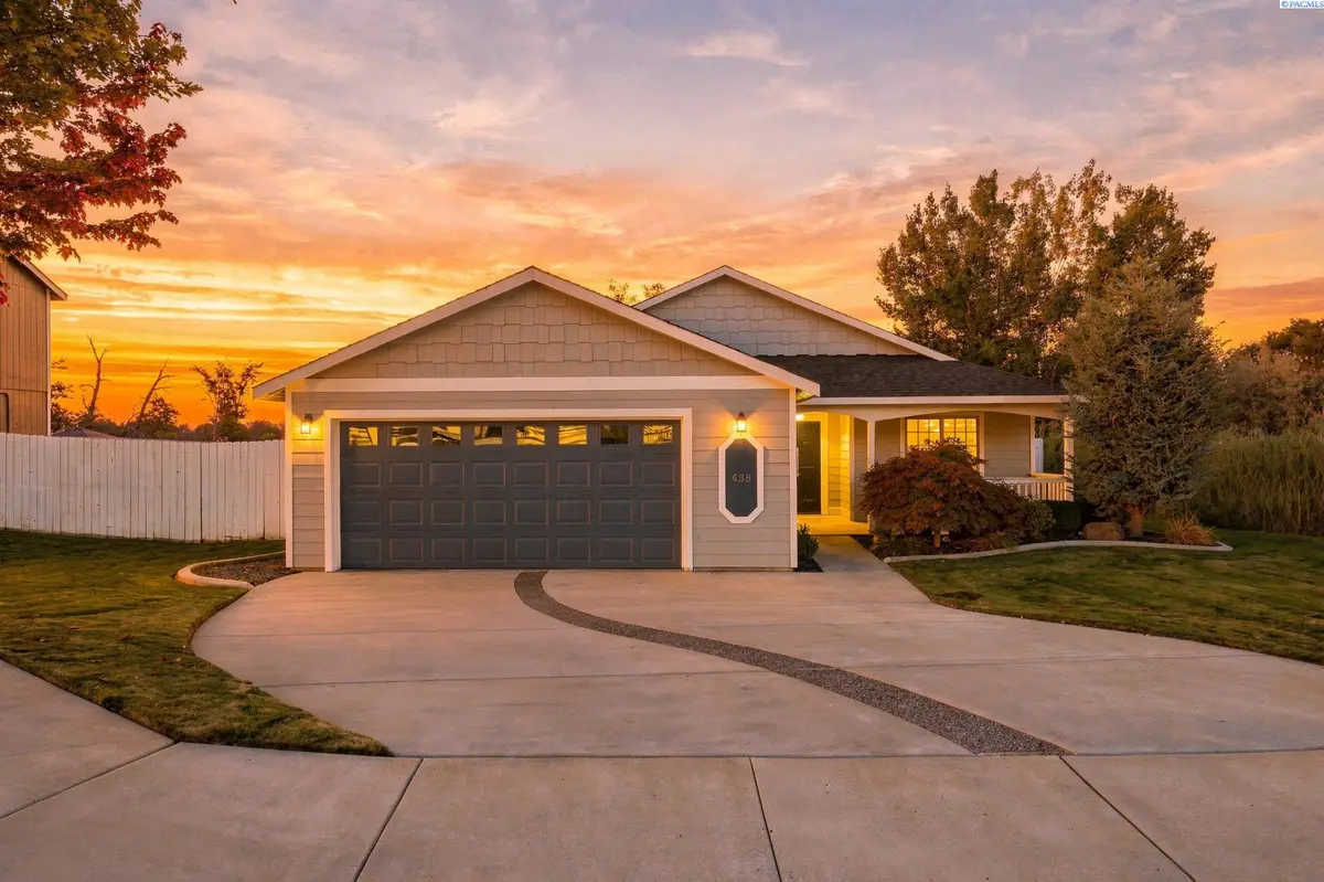 438 Charbonneau Dr, Richland, WA 99352 - #1