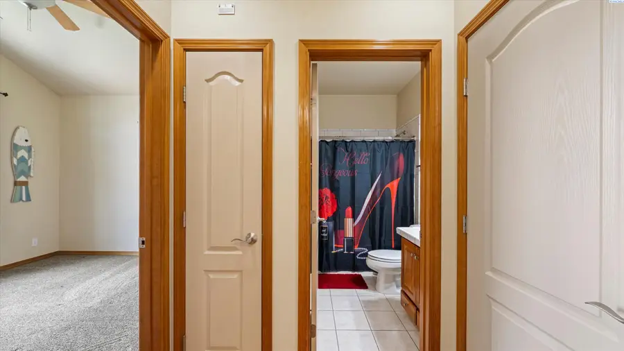 3710 W Canyon Lakes Drive #G102, Kennewick, WA 99337 - #3