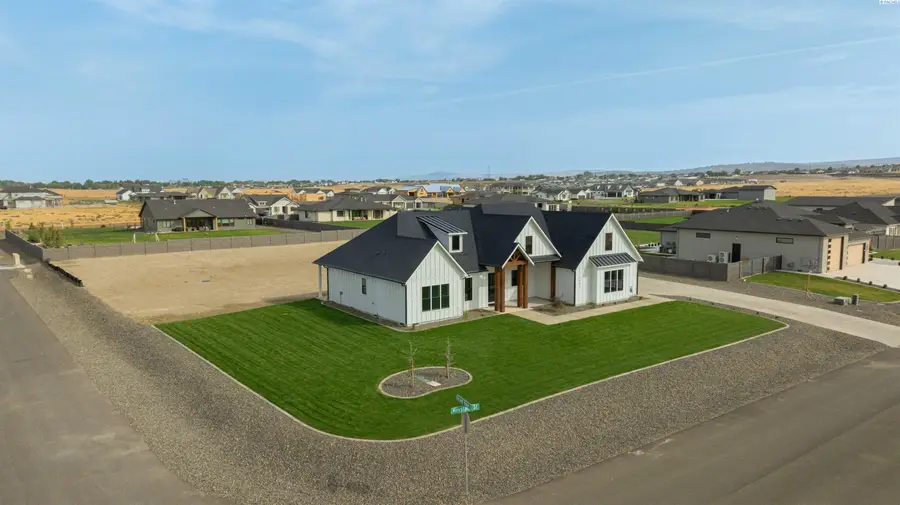 7403 Haystack Street, Kennewick, WA 99338 - #2