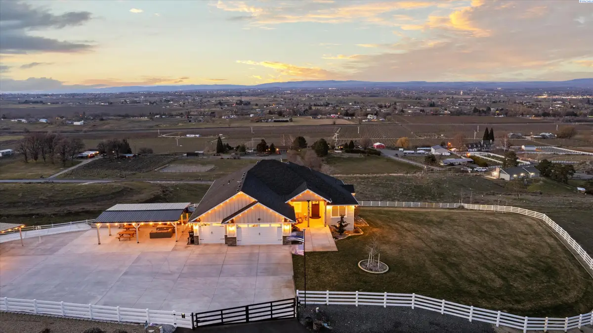 21902 S 1522 Pr Sw, Prosser, WA 99350 - #1