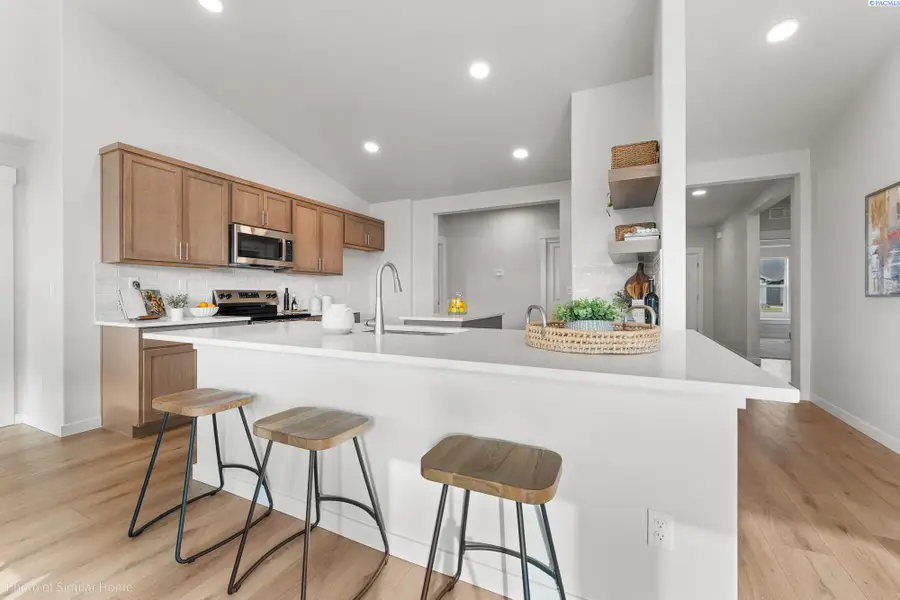 7052 W 24th Ave, Kennewick, WA 99338 - #2