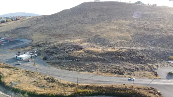 TBD Van Giesen, West Richland, WA 99353