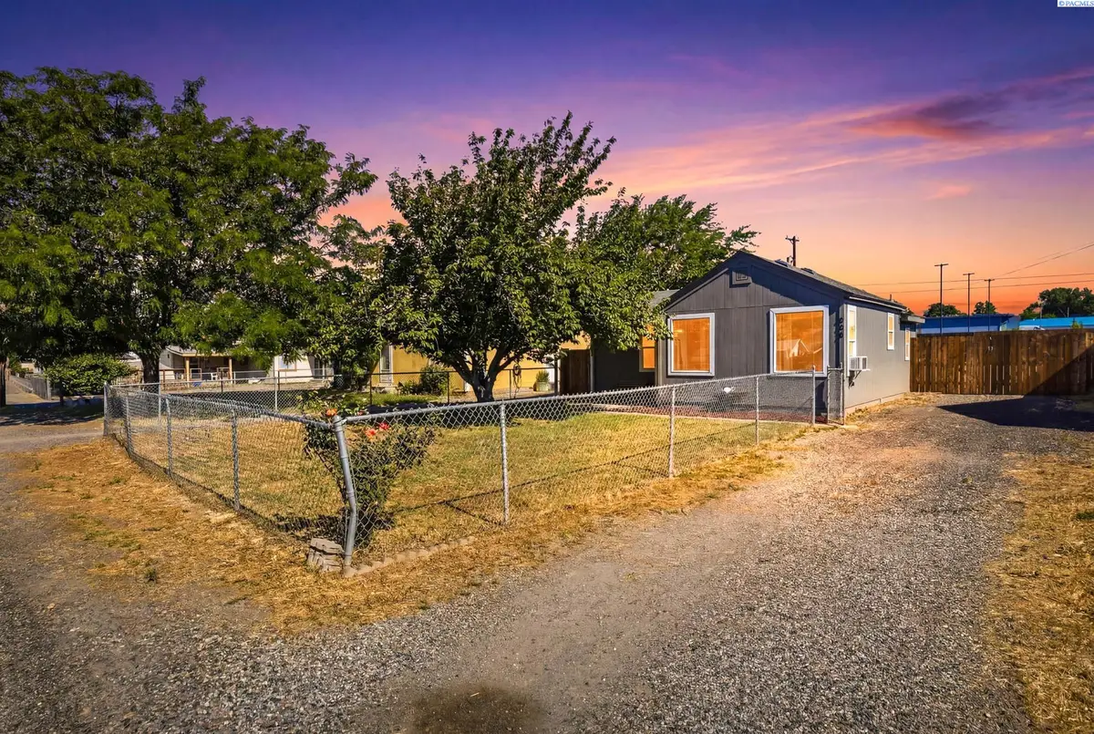 908 Chris Ave, Benton City, WA 99320 - #1